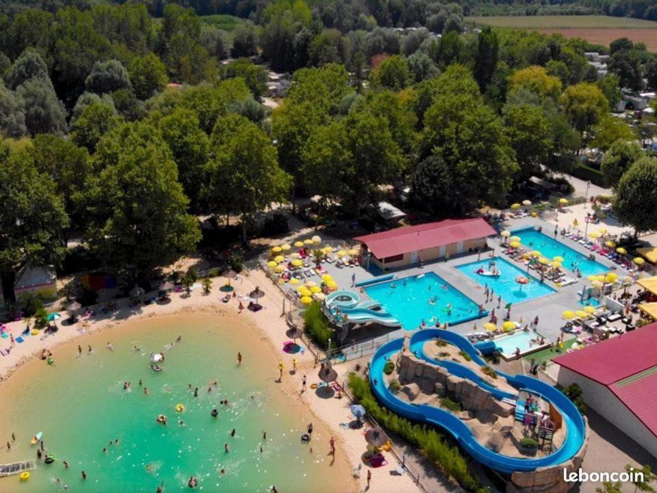 Mobilhome 6 Personnes Camping 4* Chateauneuf-de-Galaure Buitenkant foto